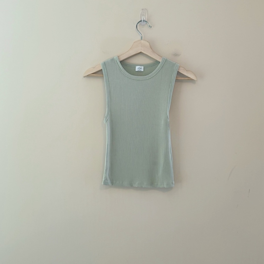 Aritzia Wilfred Adventure Tank Sage Green Ribbed Cropped Size S